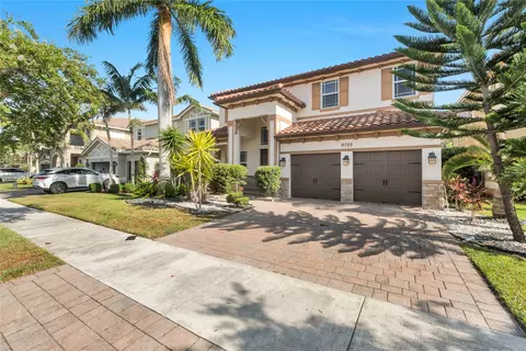 9725 Blue Isle Bay, Parkland, FL 33076