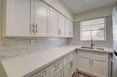 30 SE 13th St #B2, Boca Raton, FL 33432