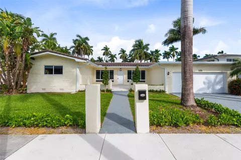 1255 Hollywood Blvd, Hollywood, FL 33019