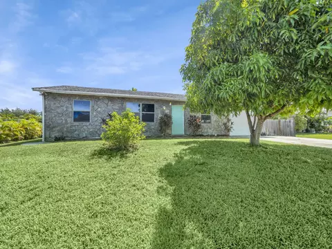 1757 SE Aires Ln, Port Saint Lucie, FL 34984
