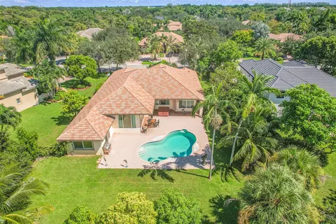 9350 NW 62nd Ct, Parkland, FL 33067