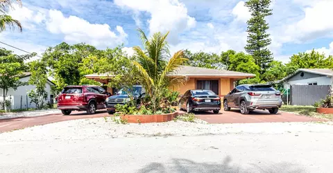 661 SW 28th Way, Fort Lauderdale, FL 33312