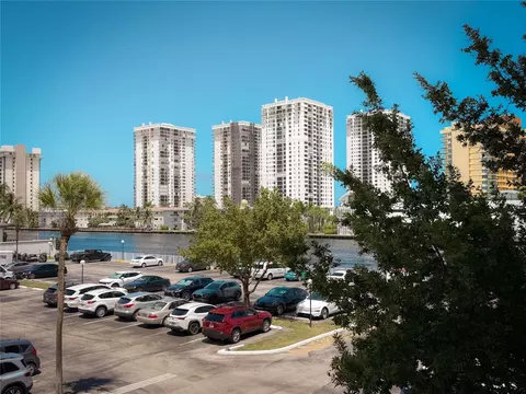 1000 Parkview Dr #319, Hallandale Beach, FL 33009