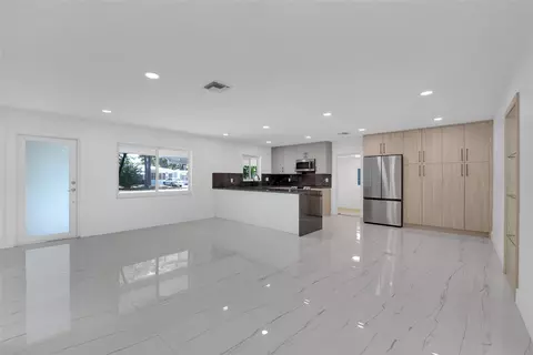 121 SE 8th St, Pompano Beach, FL 33060 photo 5