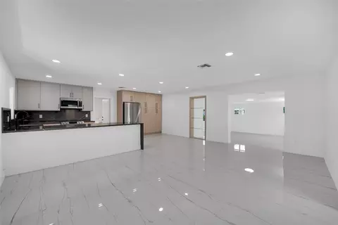 121 SE 8th St, Pompano Beach, FL 33060 photo 6