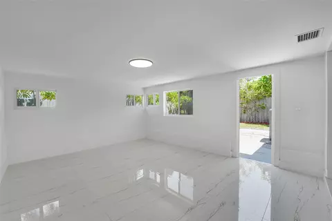 121 SE 8th St, Pompano Beach, FL 33060 photo 9