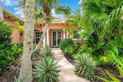 9017 Englewood Court Ct, Vero Beach, FL 32963