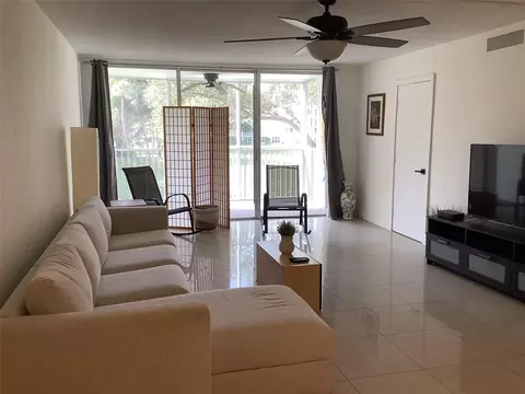 2600 S Course Dr #203, Pompano Beach, FL 33069