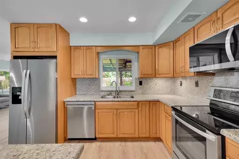 161 SE 8th St, Pompano Beach, FL 33060 photo 3