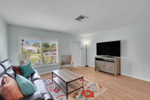 161 SE 8th St, Pompano Beach, FL 33060 photo 15