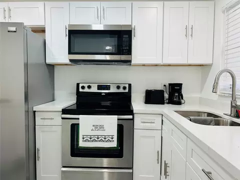 2871 E Sunrise Lakes Dr #101, Sunrise, FL 33322