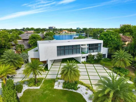 19 Gatehouse Rd, Sea Ranch Lakes, FL 33308