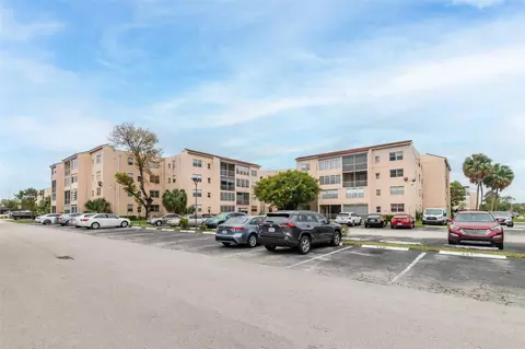 2840 Somerset Dr #403, Lauderdale Lakes, FL 33311