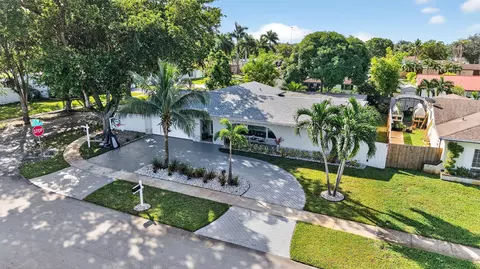 8800 NW 5th St, Pembroke Pines, FL 33024