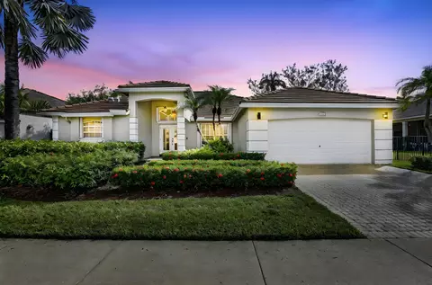 2574 Jardin Ct, Weston, FL 33327