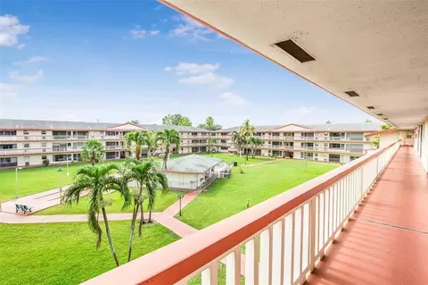5300 Washington St #D206, Hollywood, FL 33021