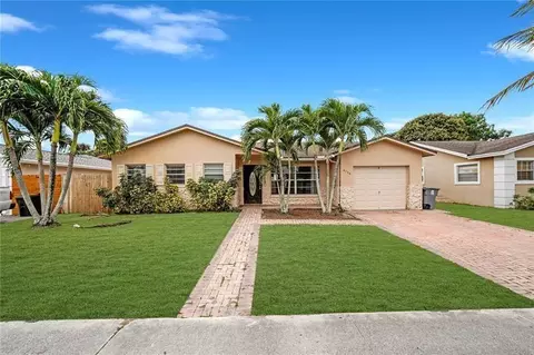 9728 SW 3rd St, Boca Raton, FL 33428