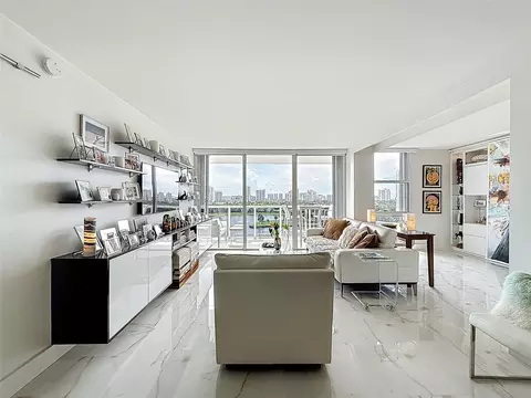 3625 N Country Club Dr #1204, Aventura, FL 33180