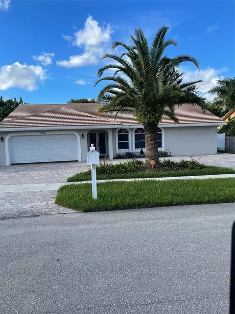 7485 Royal Palm Blvd, Margate, FL 33063