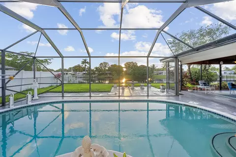 1730 NW 118th Ave, Pembroke Pines, FL 33026