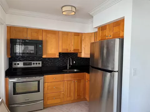 2131 NE 42nd Ct #202E, Lighthouse Point, FL 33064