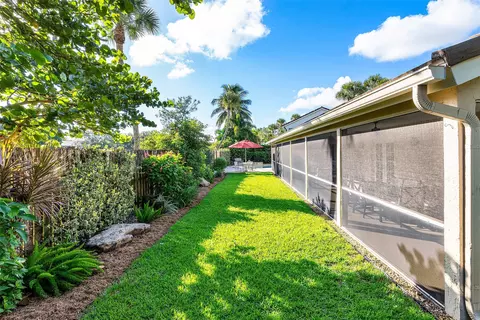 2855 Hampton Cir E, Delray Beach, FL 33445 photo 25