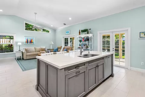 2855 Hampton Cir E, Delray Beach, FL 33445 photo 3