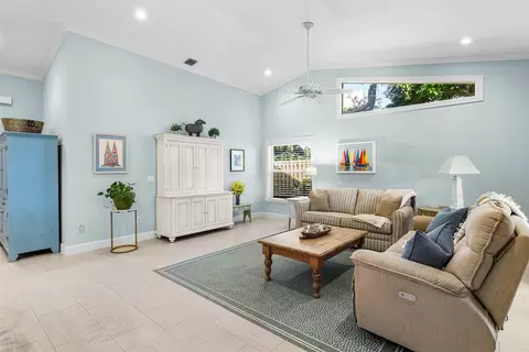 2855 Hampton Cir E, Delray Beach, FL 33445 photo 5