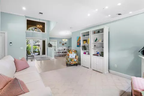 2855 Hampton Cir E, Delray Beach, FL 33445 photo 9