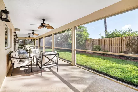 2855 Hampton Cir E, Delray Beach, FL 33445 photo 21