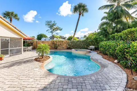 2855 Hampton Cir E, Delray Beach, FL 33445 photo 24
