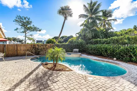 2855 Hampton Cir E, Delray Beach, FL 33445 photo 22