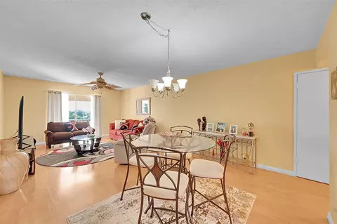 3475 Broken Woods Dr #401, Coral Springs, FL 33065
