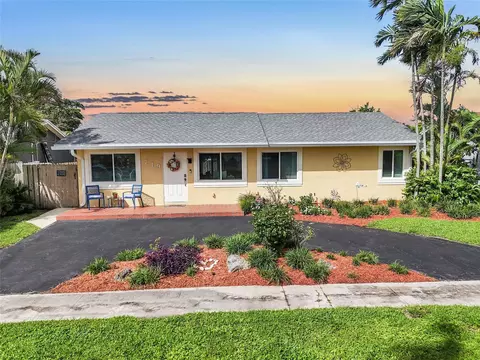 719 SW 79th Ave, North Lauderdale, FL 33068