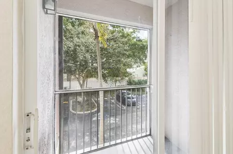 6384 W Sample Rd W #6384, Coral Springs, FL 33067
