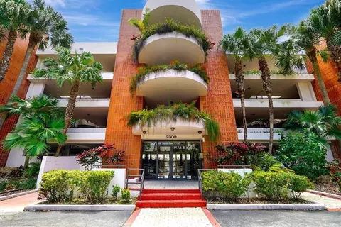 2300 Diana #203, Hallandale Beach, FL 33009