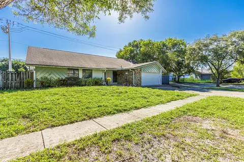 5250 SW 101st Ave, Cooper City, FL 33328