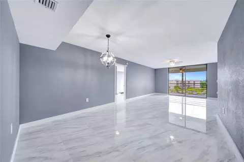 1100 Saint Charles Pl #708, Pembroke Pines, FL 33026