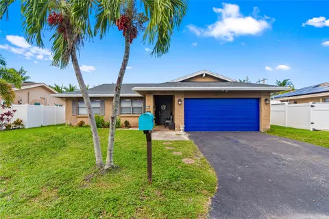 9701 NW 83rd St, Tamarac, FL 33321