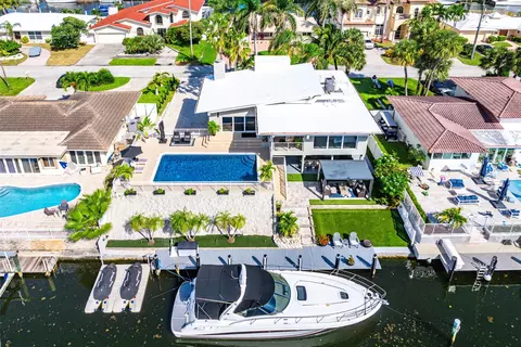 1540 SE 9th St, Deerfield Beach, FL 33441