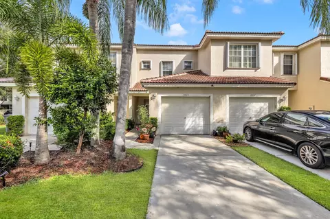 9723 Lago Dr #9723, Boynton Beach, FL 33472