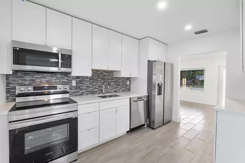 370 S Golf Blvd, Pompano Beach, FL 33064