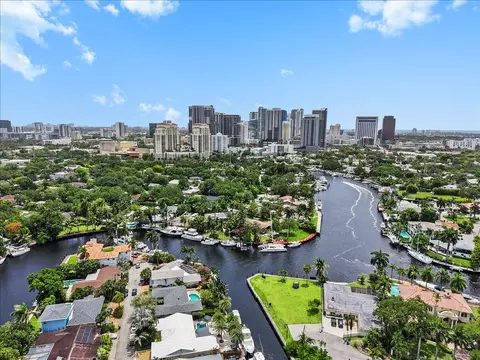 522 SW 9th Ter, Fort Lauderdale, FL 33312