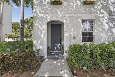 709 N St, West Palm Beach, FL 33401