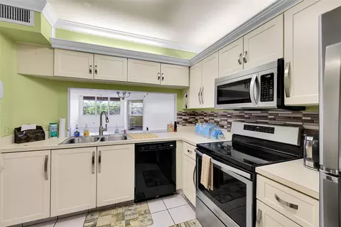10369 NW 24th Pl #402, Sunrise, FL 33322