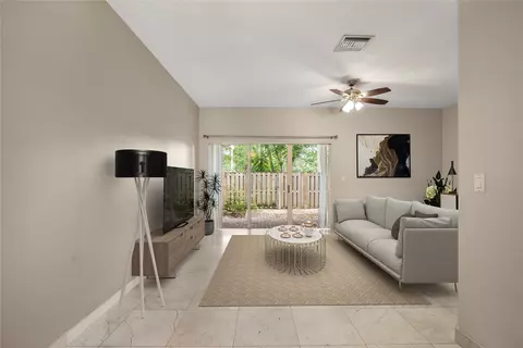 1160 NW 100th Ave #1160, Pembroke Pines, FL 33024