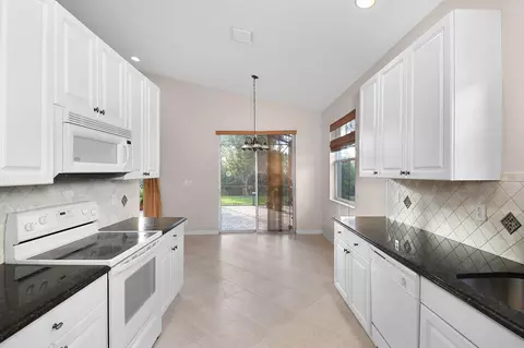 7084 SE Cricket Ct, Stuart, FL 34997 photo 12