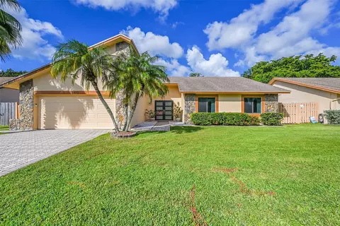 5411 NW 87th Ave, Lauderhill, FL 33351