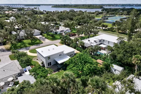 511 Gardenia Ln, Vero Beach, FL 32963