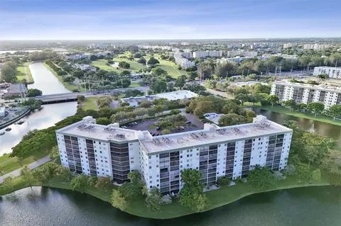 2334 S Cypress Bend Dr #304, Pompano Beach, FL 33069